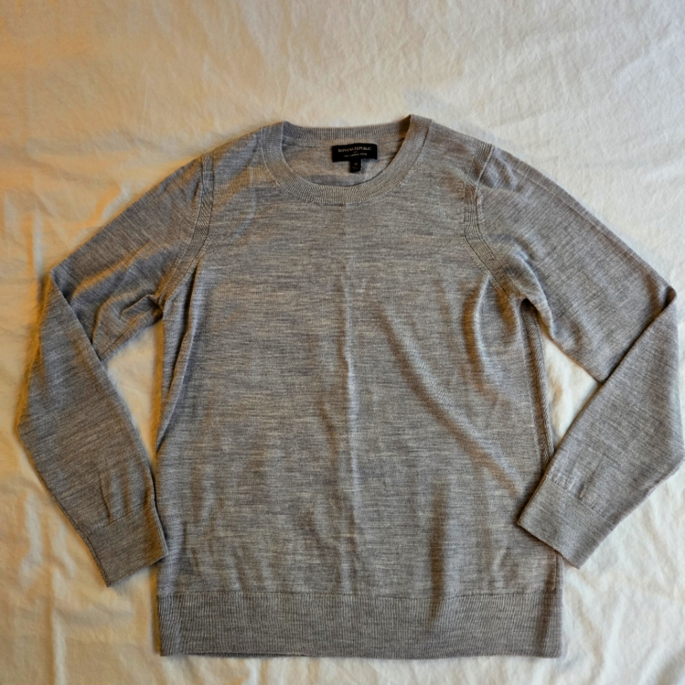 Banana Republic 🐑 sz M 100% Fine Merino Wool Grey Crewneck Sweater
